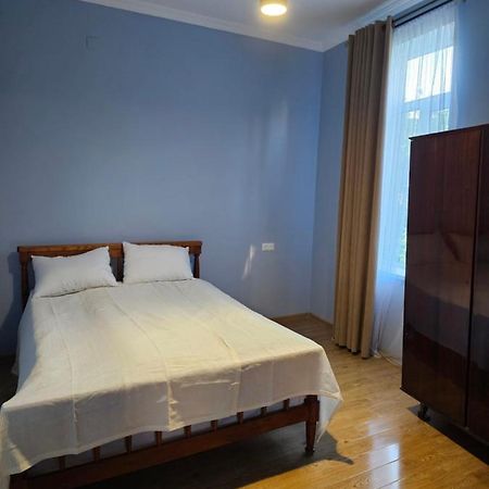 Guest House Mtani Near Colchis Fountain Kutaisi Bagian luar foto