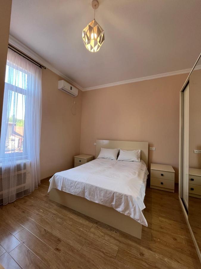 Guest House Mtani Near Colchis Fountain Kutaisi Bagian luar foto