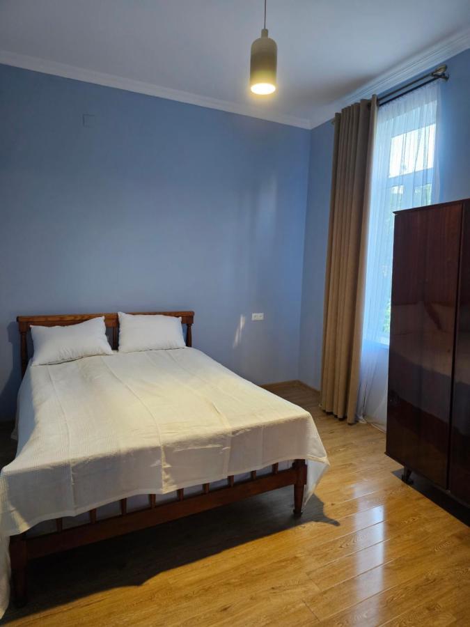 Guest House Mtani Near Colchis Fountain Kutaisi Bagian luar foto